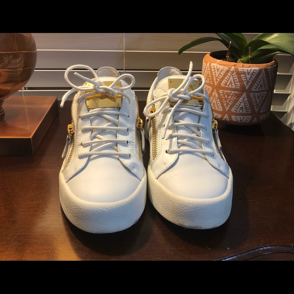 ❌❌❌White and Gold Women’s Giuseppe Zanotti Shoes❌❌❌ - Picture 6 of 10